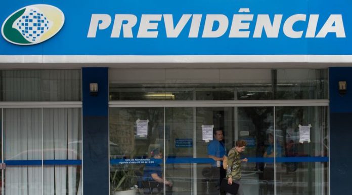 Projeto aprovado na Câmara dispensa perícia de doenças graves no INSS