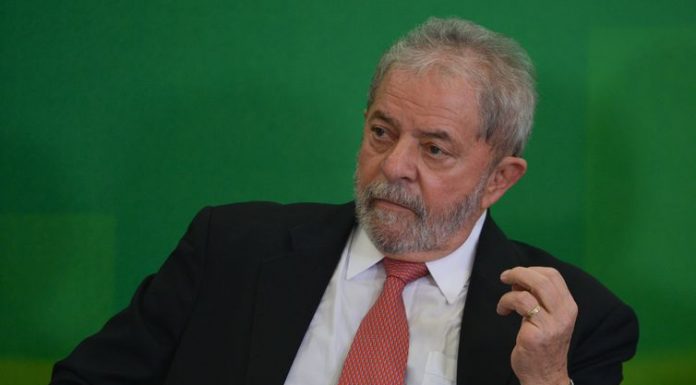 TRF4 mantém condenação de Lula no caso do sítio em Atibaia