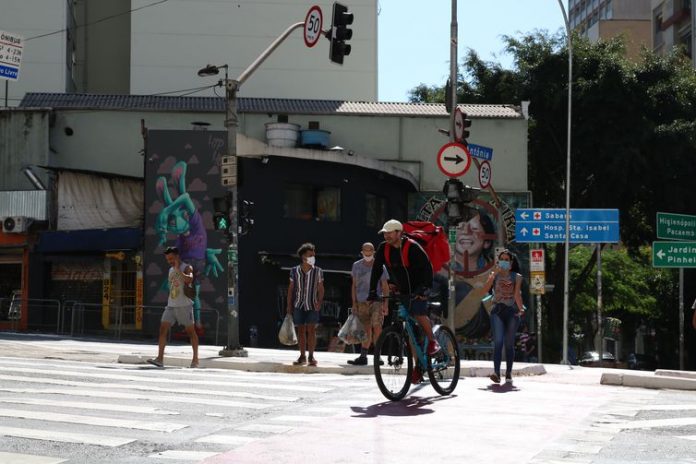 Uso de máscaras nas ruas de SP será obrigatório a partir de 7 de maio