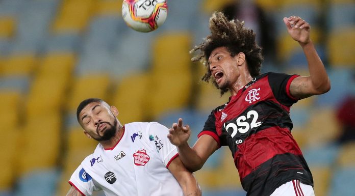 Flamengo vence Bangu no retorno do primeiro estadual do país