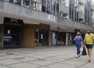 Confiança do empresário do comércio atinge menor patamar desde 2011
