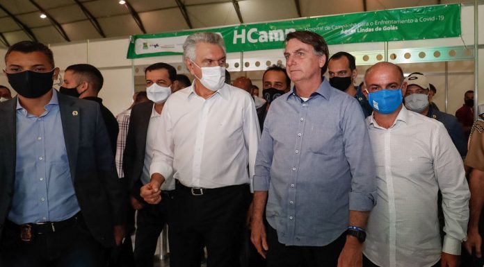 AGU recorre de decisão que impôs uso de máscara ao presidente