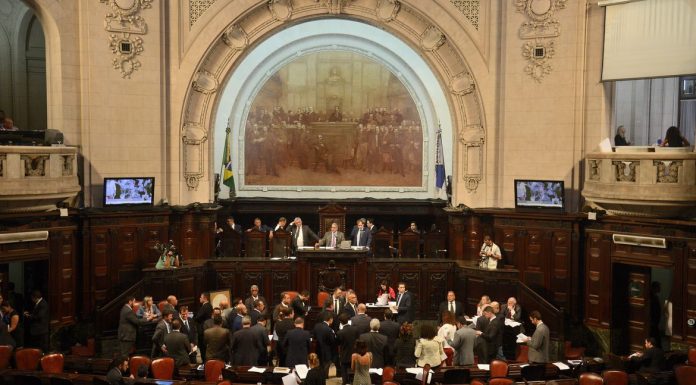 Alerj instalará comissão especial de impeachment quinta-feira