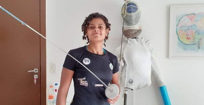 Criatividade marca os treinos de esgrimista durante a pandemia