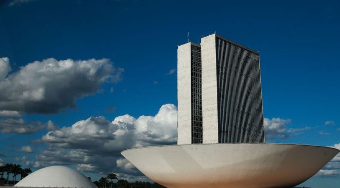 Suspensão de pagamento do Fies até o fim do ano é aprovada na Câmara