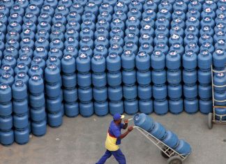 Petrobras reajusta em 5% preço do gás de cozinha