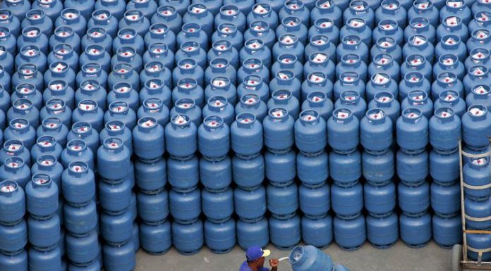 Petrobras reajusta em 5% preço do gás de cozinha