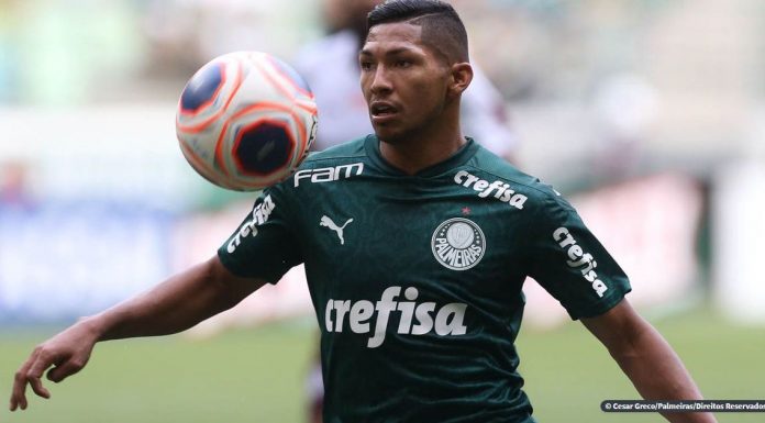 Rony, atualmente no Palmeiras, é suspenso pela Fifa