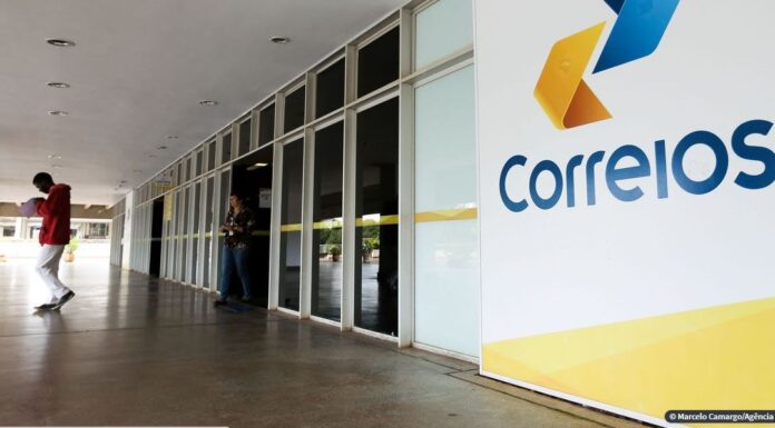 Parte dos trabalhadores dos Correios faz greve por tempo indeterminado