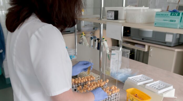 Estudo brasileiro: corticoide reduz gravidade de efeitos da covid-19