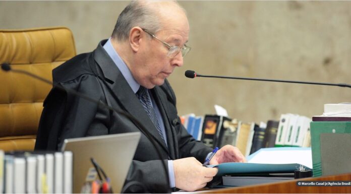 Celso de Mello decide que depoimento de Bolsonaro será presencial