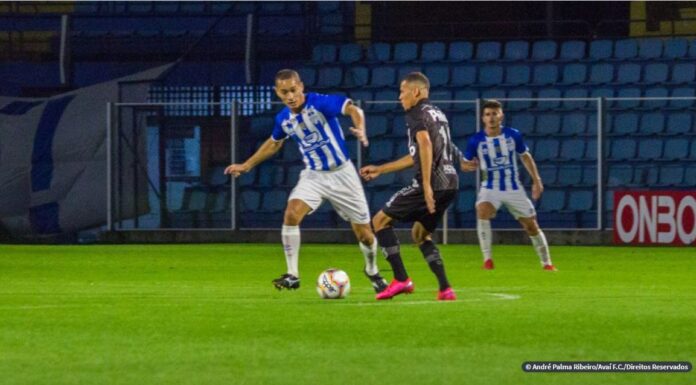 Ponte Preta derrota Avaí e assume a liderança da Série B