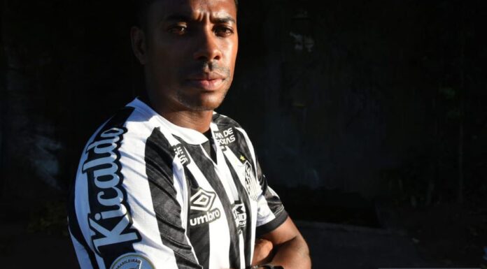 Robinho e Santos anunciam suspensão de contrato