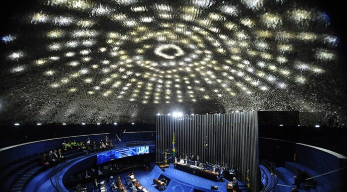 Partidos entram com representação contra senador no Conselho de Ética