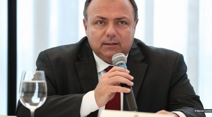 Recuperado de desidratação, ministro da Saúde recebe alta nesta manhã