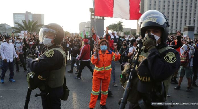 Presidente interino do Peru pede calma em meio à escalada de protestos