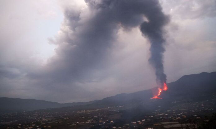 2021-09-27t192619z_489981828_rc2iyp9141v7_rtrmadp_3_spain-volcano