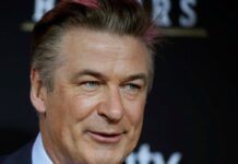 Alec Baldwin dispara em set de filmagem e diretora de fotografia morre