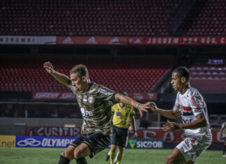 São Paulo apenas empata com o Coritiba e se complica na briga pelo título do Brasileirão