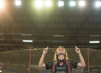 Com hepta de Amandinha, Brasil domina premiação do futsal mundial