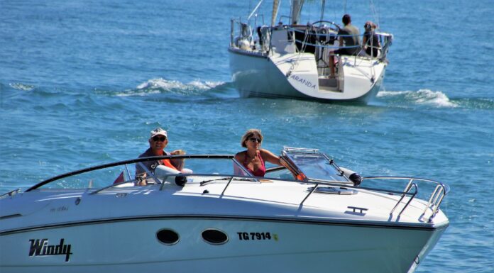 Acidente com duas lanchas mata 4 pessoas em Angra dos Reis