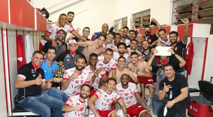 Vila Nova sobe, e será finalista na Série C
