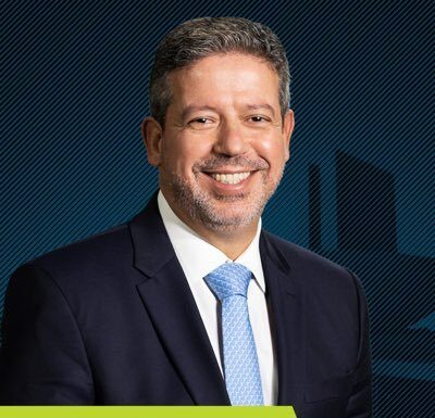 Arthur Lira é eleito presidente da Câmara em 1º turno