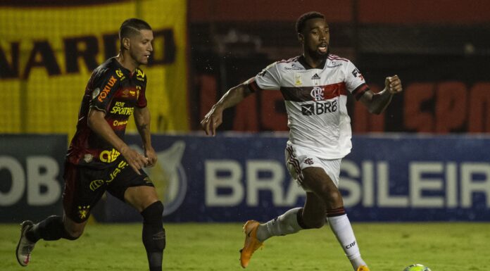 Flamengo brilha no primeiro tempo, bate Sport e segue na cola do Inter