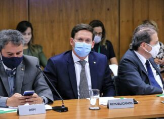 Bolsonaro nomeia deputado João Roma para o Ministério da Cidadania