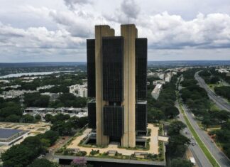 Câmara aprova texto-base de projeto que dá autonomia ao Banco Central