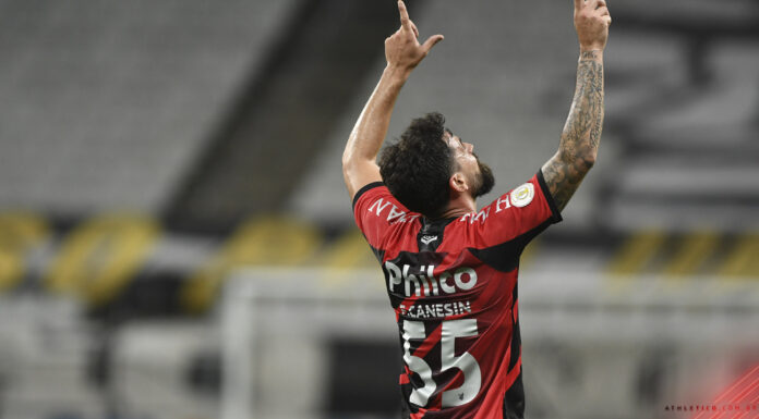 Em duelo eletrizante, Corinthians e Athletico-PR ficam no empate