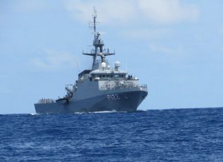 Marinha e PF apreendem barco com cocaína na costa de Pernambuco