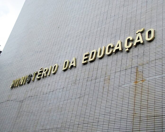 Ministério da Educação anuncia investigação de fraudes no Fies