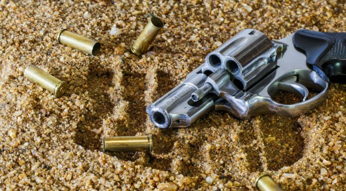 Governo altera decretos para ampliar acesso a armas e munições