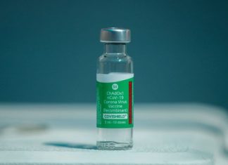Voo com 2 milhões de doses de vacinas decola da Índia