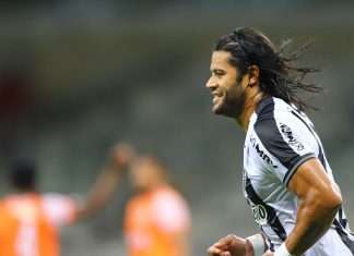 Atlético-MG ganha com estreia de Nacho, volta de Cuca e 1º gol de Hulk