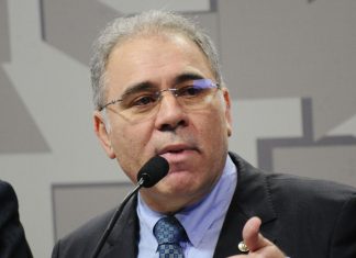 Queiroga diz que política é do governo Bolsonaro, não do ministro