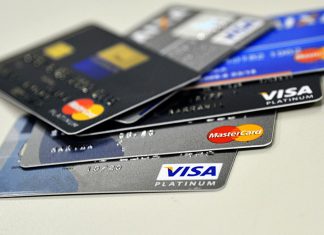 Juros anuais do cartão de crédito chegam a até 875%
