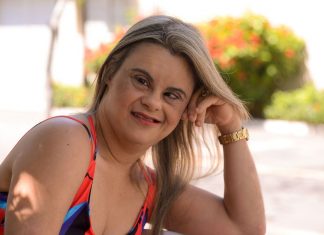 Primeira repórter com Down diz que sonha em entrevistar o rei Roberto