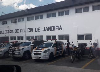 Nove pessoas são presas por assaltar casas disfarçados de funcionários públicos em Jandira