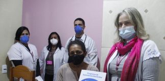 Barueri entrega cartilhas com orientações aos cuidadores de pessoas acamadas