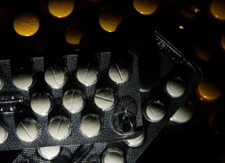 Anvisa alerta para riscos da automedicação
