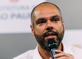 Bruno Covas segue internado após líquido no abdômen e pulmão