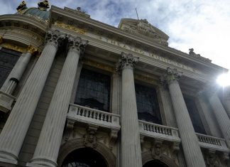 Theatro Municipal mostra o que são óperas, balés e concertos