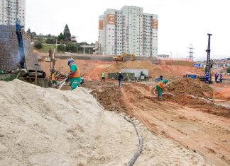 Autoridades estaduais e regionais visitam obras do Hospital Regional em Barueri