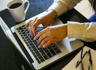 Em 2020, 21 mil pegaram covid-19 em ambientes de trabalho