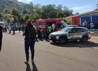 Jovem invade creche e mata 3 crianças e duas professoras com um facão em SC
