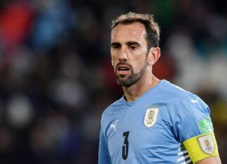 Uruguaio Godín fecha com o Atlético-MG até o final do ano