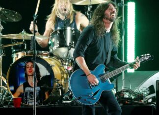 Baterista do Foo Fighters, Taylor Hawkins, morre em turnê, na Colômbia