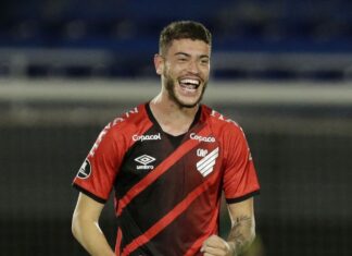 Libertadores: Athletico-PR arranca empate com Libertad e avança